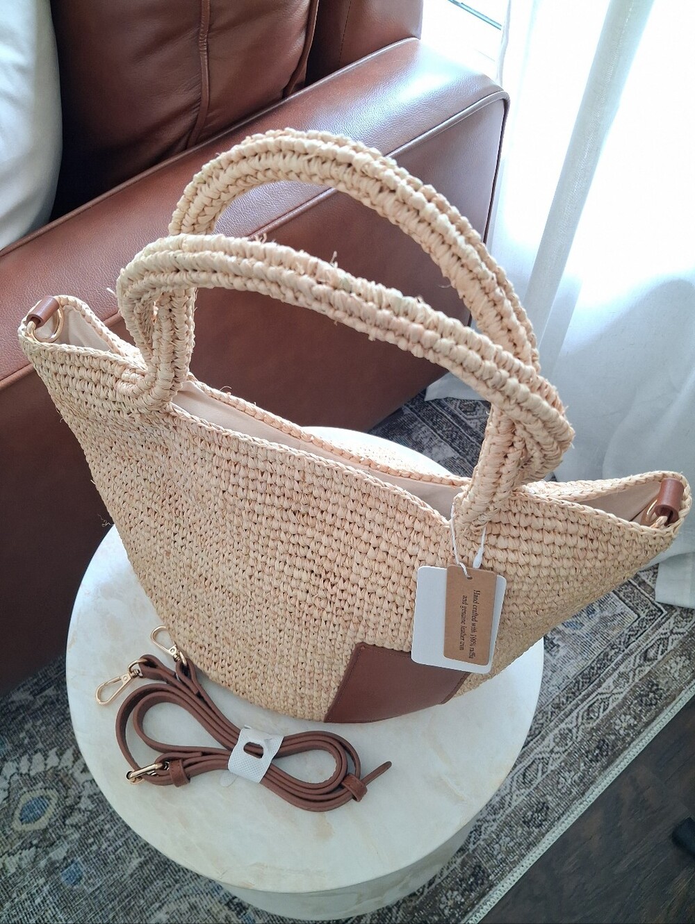 🌺 Beautiful Woven Raffia Satchel Tote Bag with Genuine Leather Accents 🌺 - Picture 3 of 11
